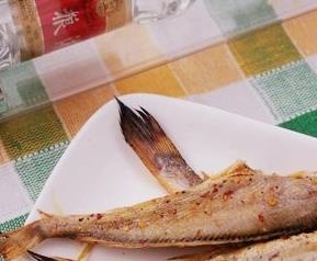 香烤黄鱼材料和做法