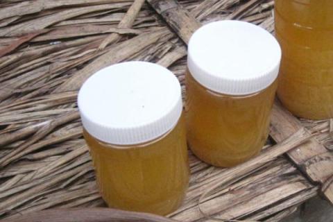 土蜂蜜和枣花蜜哪个好，土蜂蜜要优于同等条件下的枣花蜜