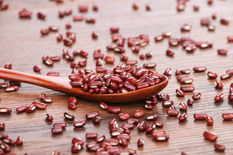 红小豆可以代替赤小豆吗，两者有什么区别和联系